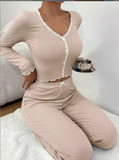 Luxury 2-Piece Slim-Fit Pajama Set – Elegant Women’s Long Sleeve Sleepwear with Intricate Lace Cuff Details