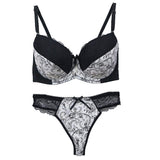 European Design One-Piece Seamless Women's Sexy Bra and Panty Set Honeymoon Style with Lace Decoration and Logo on Waist