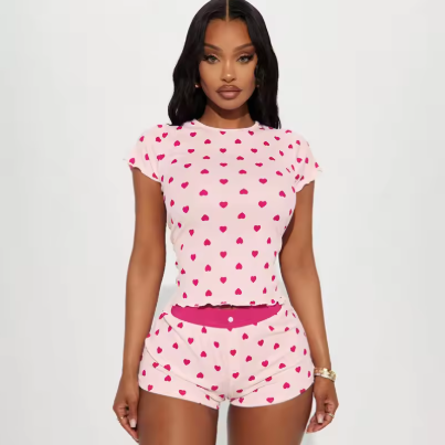 Chic Heart Print Pajama Set – Women’s Short Sleeve Sleepwear with Elegant Lettuce Trim & Crew Neck